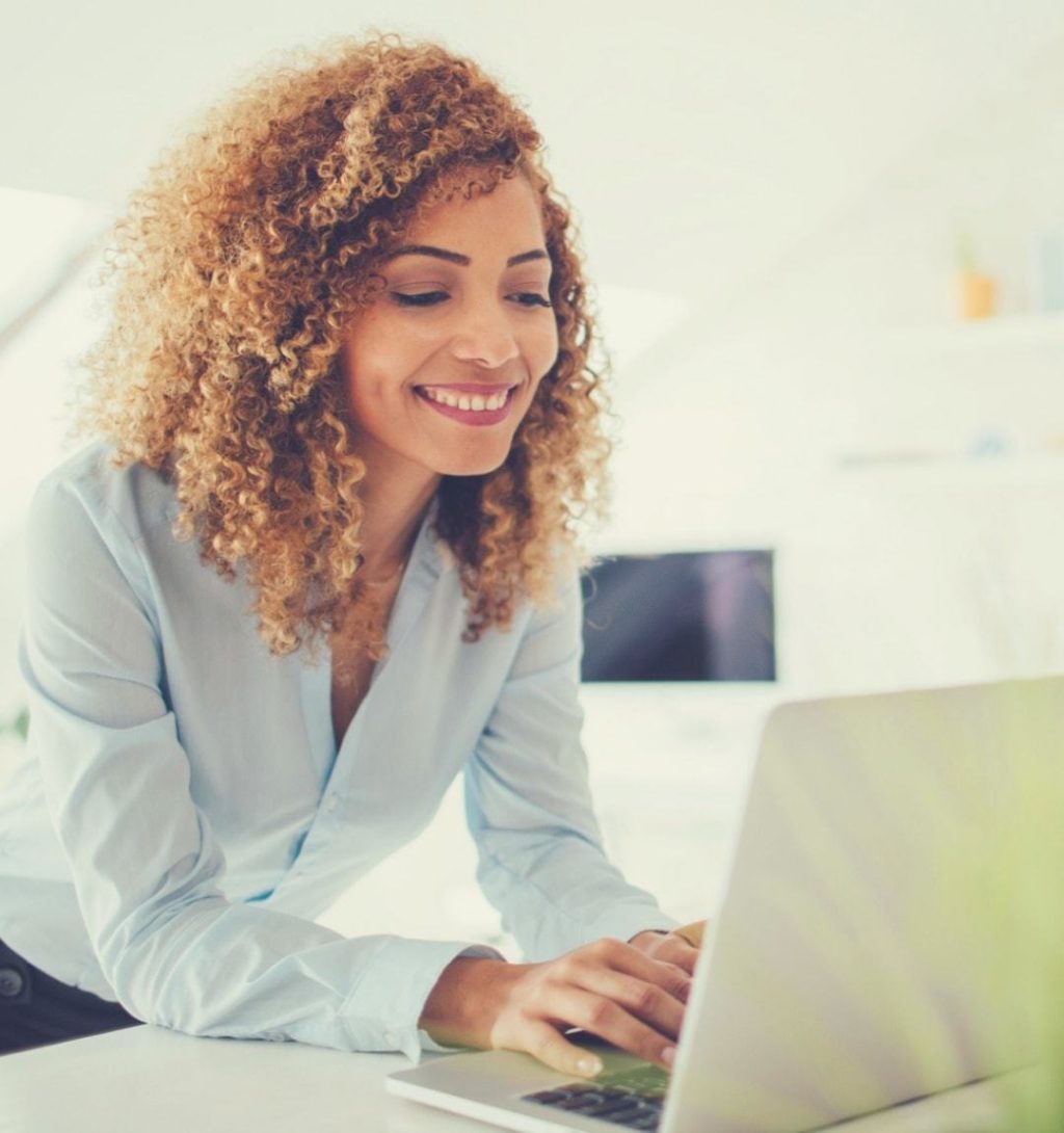 feeling-alone-internet Find out the effects of social isolation on mental health if you're feeling lonely and depressed. #depression #psychology #mentalhealth #wellness #mindfulness #happiness #selfassurance #selfesteem